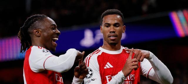 同时, 档双前锋